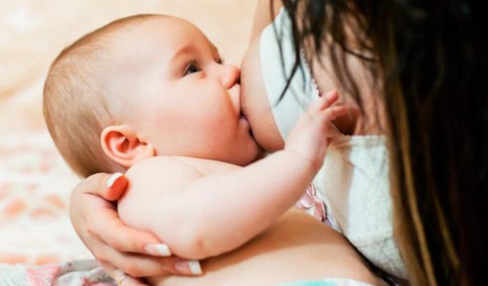 CAS aprova projeto que amplia licença-maternidade de 120 para 180 dias.