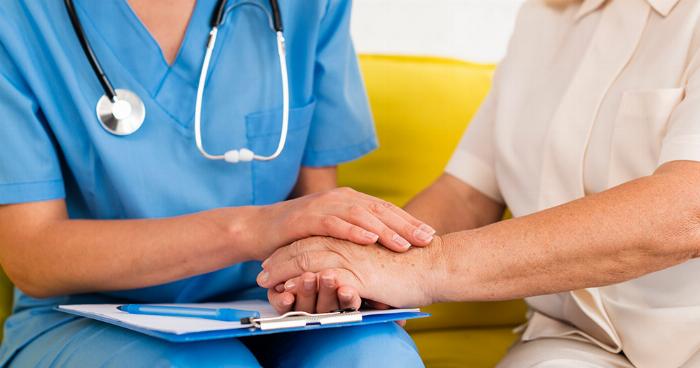 IEPREV - Técnica de enfermagem receberá adicional em grau máximo por contato com pacientes em isolamento   