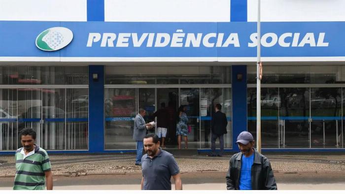 INSS convoca beneficiários do BPC e auxílio-doença para passar por pente-fino  