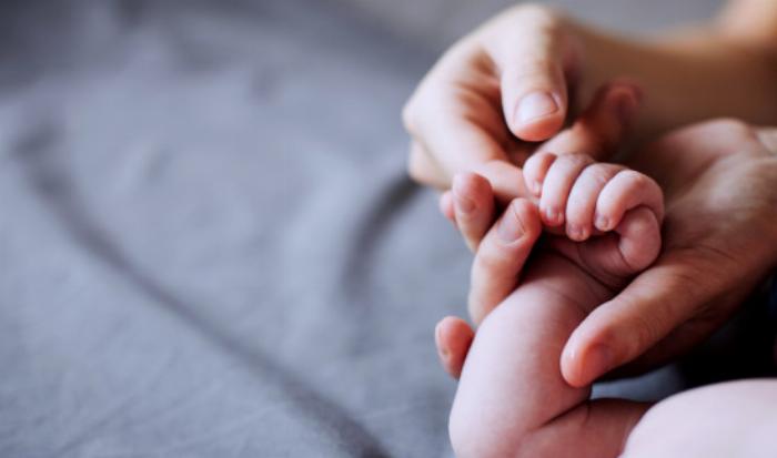 TRF4 - Concedida licença parental para mãe não gestante de criança fruto de união homoafetiva