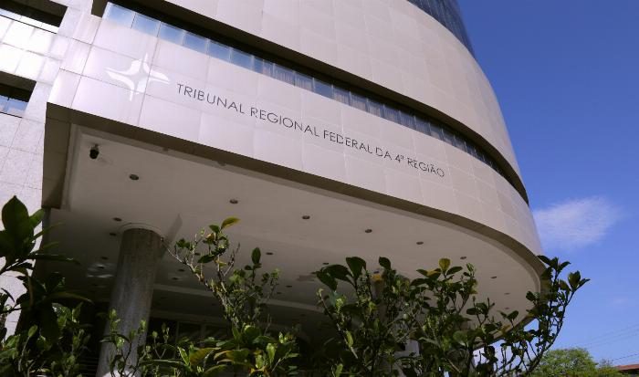 TRF4 - TRF4 confirma direito de receber aposentadoria por invalidez a idoso que teve auxílio-doença cancelado pelo INSS