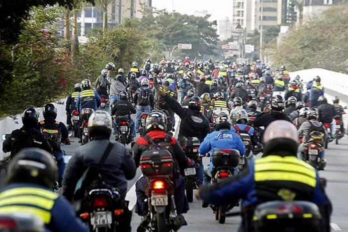 TRT3 - Direito a adicional de periculosidade por uso de motocicleta não se restringe a motoboys.